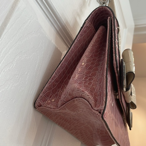 GUESS // shoulder bag // pink+cream //croc-embossed // bow+heart // rhinestones - Picture 5 of 17